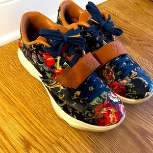 KD 7 Floral.